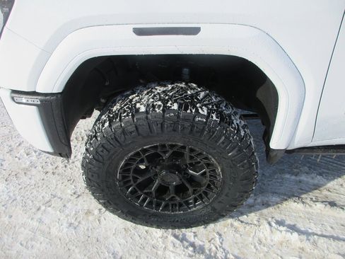 New 2026 GMC Sierra 2500 AT4 w/ AT4 Premium Plus Package image 13