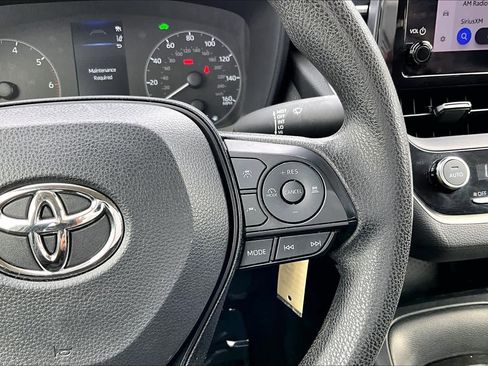 Used 2025 Toyota Corolla LE image 24