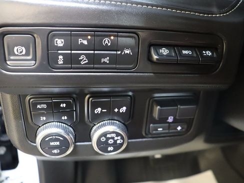 Used 2024 GMC Yukon XL Denali Ultimate AWD/4WD image 43