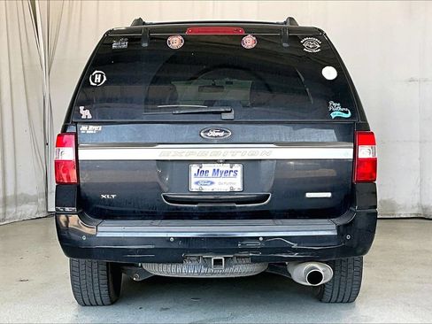 Used 2016 Ford Expedition XLT RWD image 4
