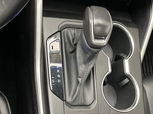 Used 2021 Toyota Highlander XLE image 25