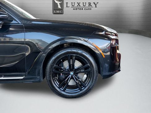 Used 2024 BMW X7 xDrive40i w/ M Sport Package AWD/4WD image 10