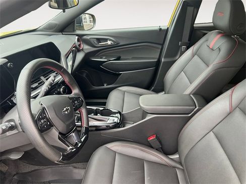 Used 2024 Chevrolet Trax RS w/ Driver Confidence Package image 9