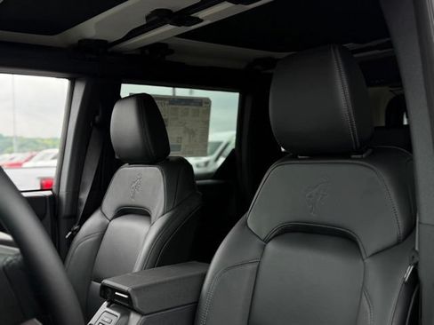 New 2026 Ford Bronco Badlands w/ Sasquatch Package AWD/4WD image 11