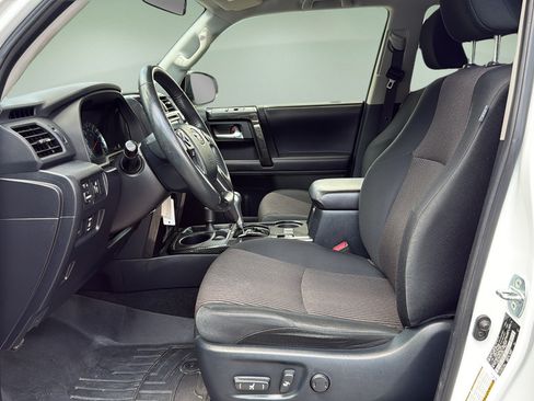 Used 2018 Toyota 4Runner TRD Off-Road AWD/4WD image 11