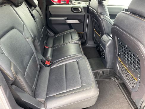 Certified 2022 Ford Bronco Badlands w/ Sasquatch Package image 19