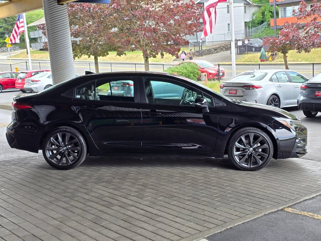 Used 2024 Toyota Corolla XSE FWD image 4