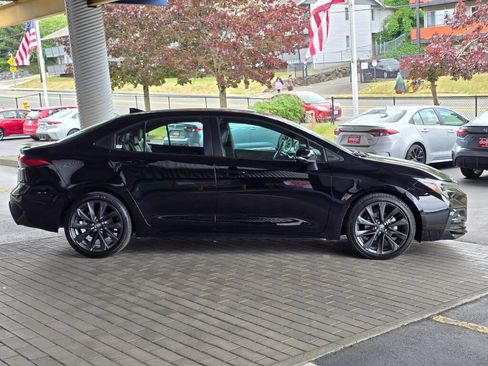 Used 2024 Toyota Corolla XSE FWD image 4