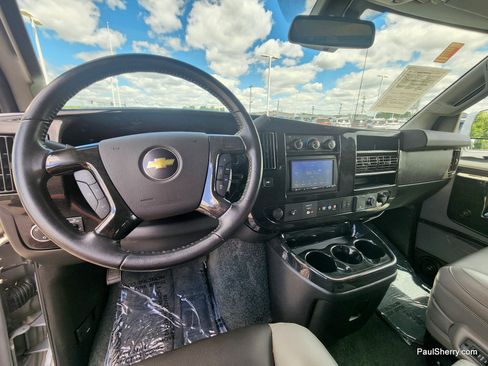 Used 2020 Chevrolet Express 2500 w/ Enhanced Convenience Package RWD image 26