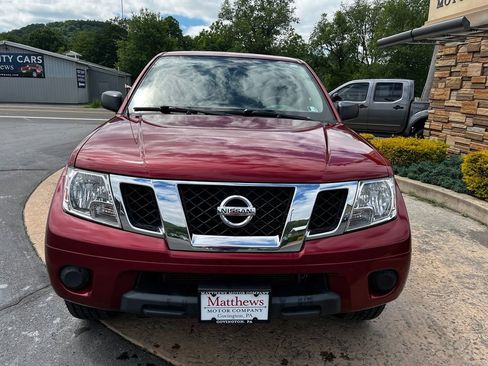 Used 2019 Nissan Frontier SV AWD/4WD image 2