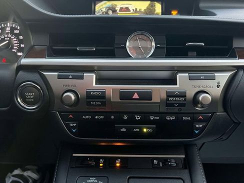 Used 2017 Lexus ES 350 350 w/ Navigation System Package image 33