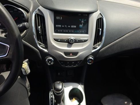Used 2016 Chevrolet Cruze LS FWD image 7
