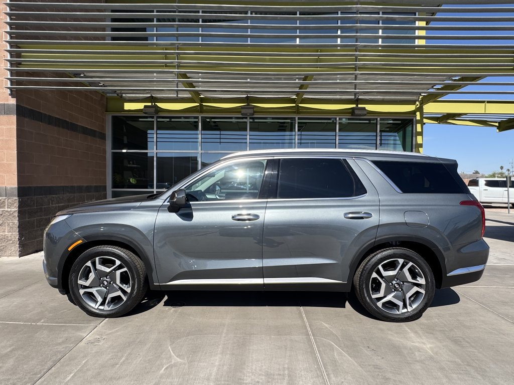 Used 2024 Hyundai Palisade Limited FWD image 7