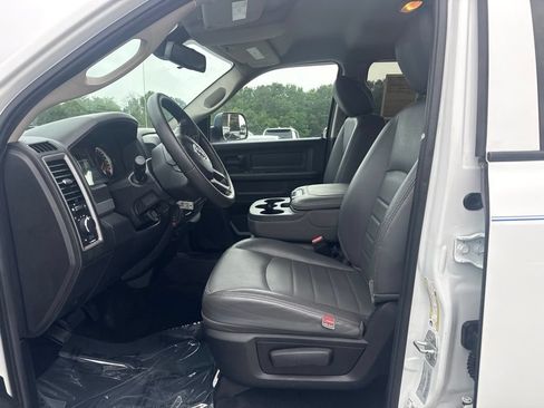 Used 2016 RAM 2500 Tradesman w/ Chrome Appearance Group RWD image 6