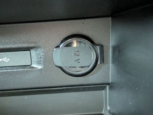 New 2026 Volkswagen Taos SE image 30