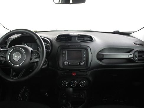 Used 2017 Jeep Renegade Altitude image 7