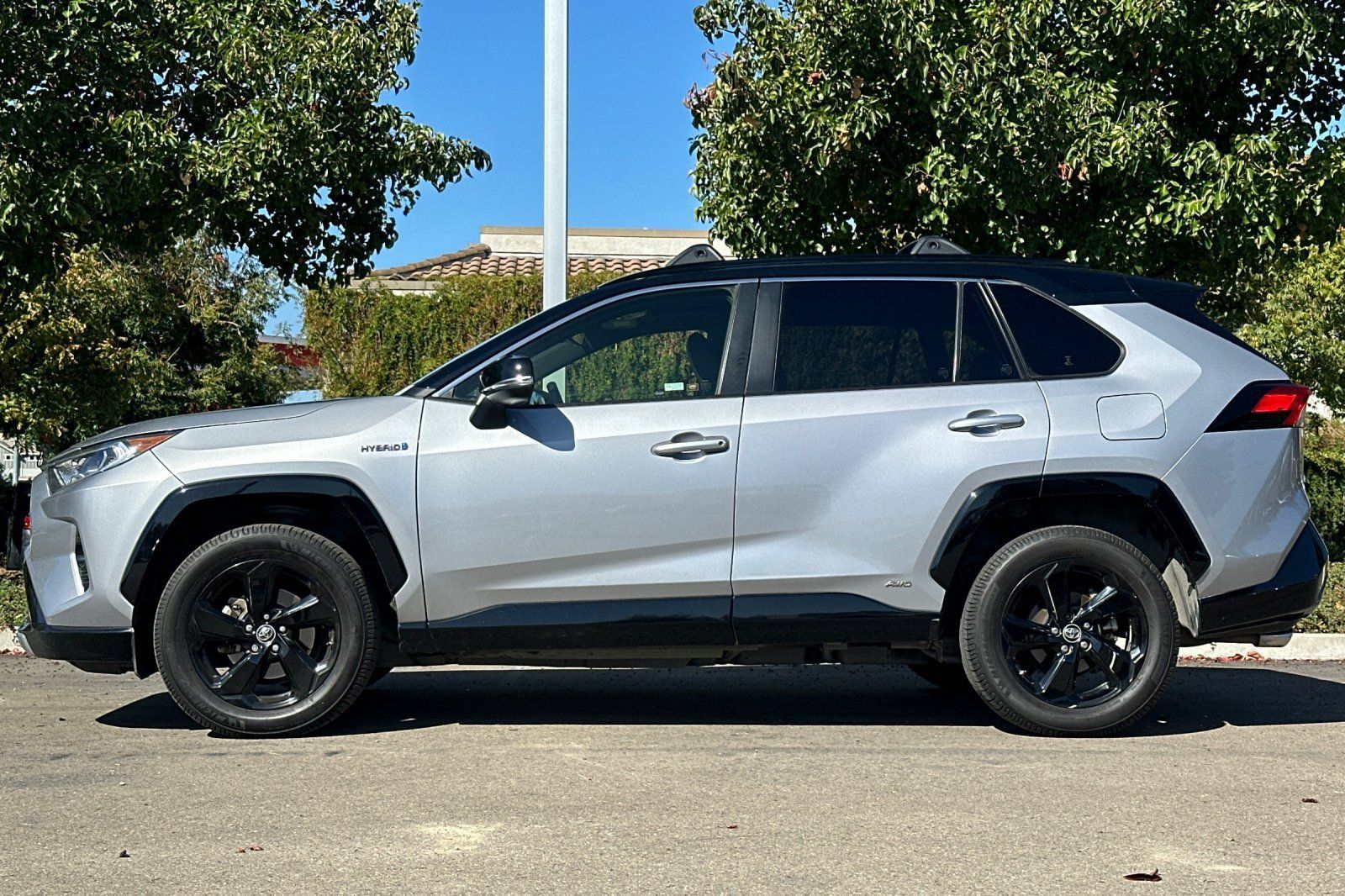 Used 2019 Toyota RAV4 XSE w/ Carpet Mat Package AWD/4WD image 7