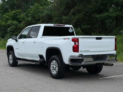Used 2023 Chevrolet Silverado 2500 LT w/ Convenience Package AWD/4WD image 2