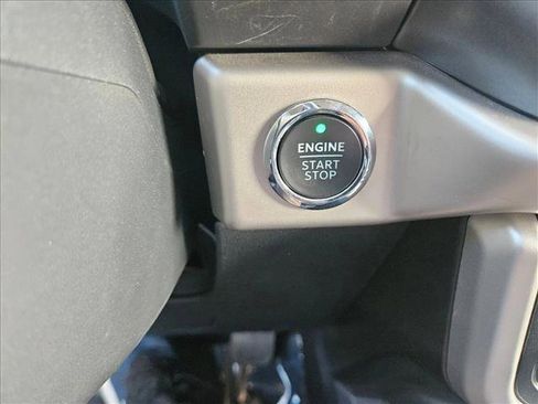 Used 2024 Ford Expedition XLT image 18