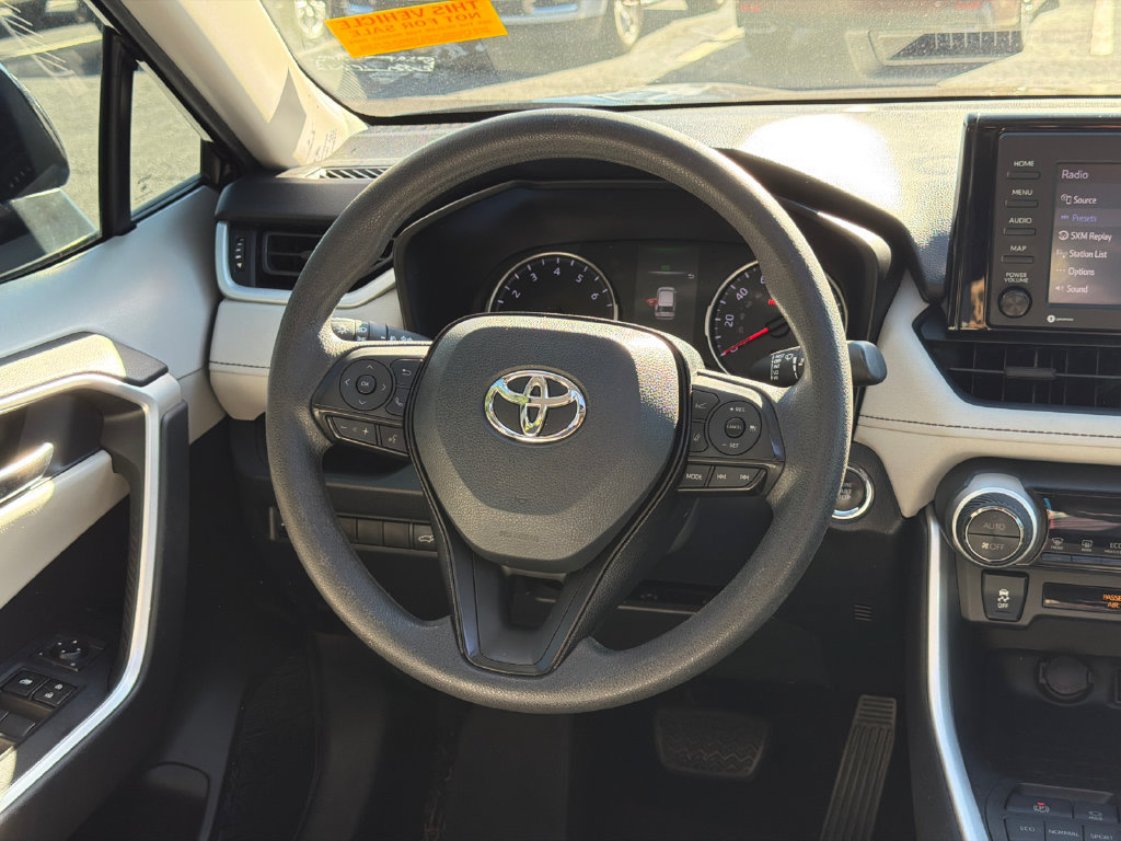 Used 2020 Toyota RAV4 XLE w/ Convenience Package FWD image 28