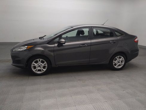Used 2019 Ford Fiesta SE FWD image 2