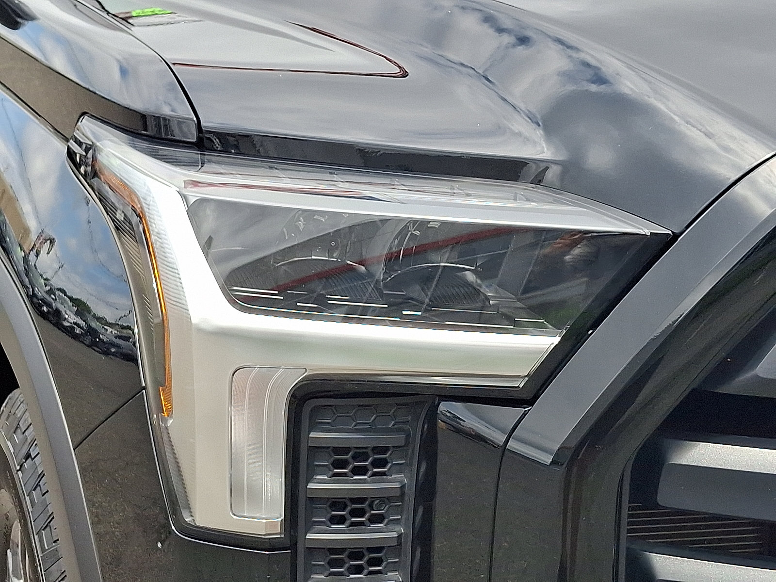 Used 2024 Toyota Tundra SR5 w/ SR5 Convenience Package AWD/4WD image 10