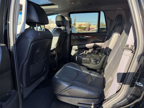 Used 2016 Cadillac Escalade Luxury image 14