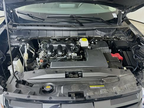 Used 2025 Nissan Pathfinder SV FWD image 34