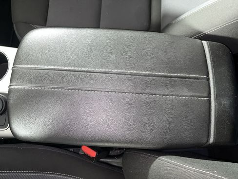 Used 2022 Chevrolet Equinox Premier w/ LPO, Floor Liner Package AWD/4WD image 22