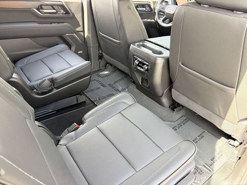 Used 2026 GMC Yukon XL Denali w/ Sun & Power Step Package AWD/4WD image 14