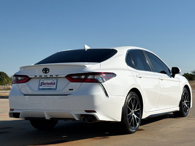 Used 2024 Toyota Camry SE FWD image 8