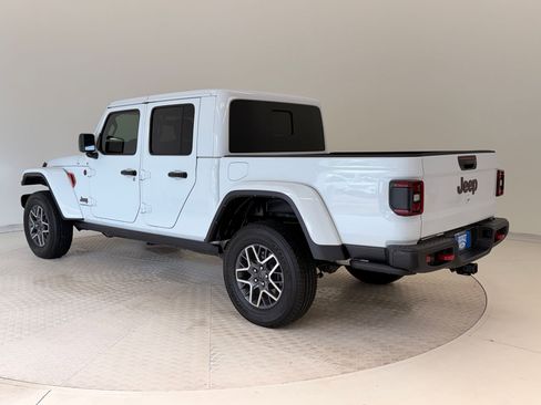 Used 2023 Jeep Gladiator Rubicon w/ LED Lighting Group image 3