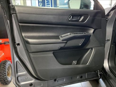 Used 2023 Nissan Pathfinder SV w/ Cargo Package AWD/4WD image 9