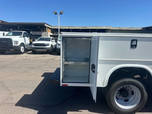 New 2024 Ford F450 XL w/ XL Chrome Package image 10