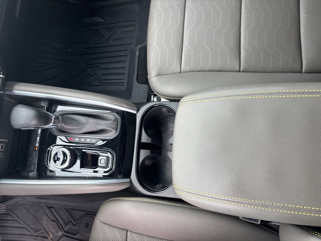 Used 2025 Chevrolet Colorado ZR2 AWD/4WD image 18