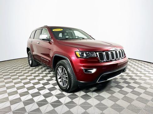Certified 2021 Jeep Grand Cherokee Limited w/ Luxury Group II image 2