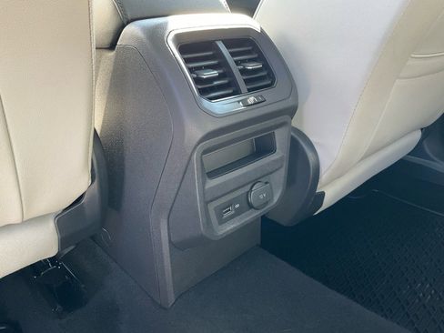 Used 2019 Volkswagen Tiguan SE w/ Panoramic Sunroof Package image 23