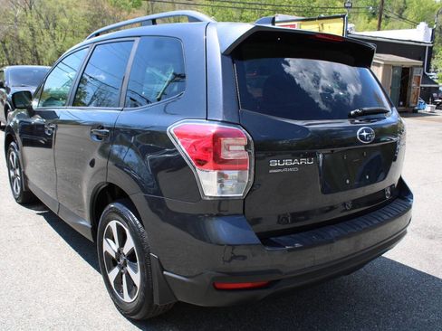 Used 2018 Subaru Forester 2.5i Premium w/ Protection Package #1 AWD/4WD image 10