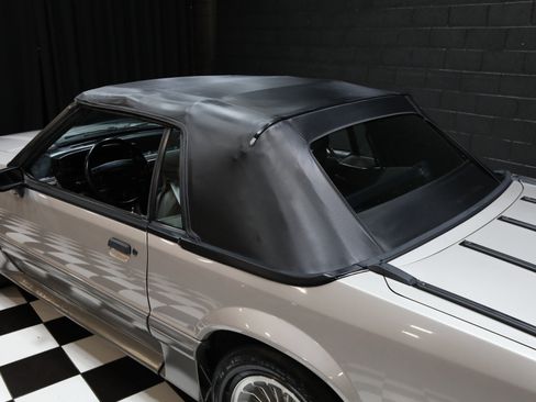 Used 1990 Ford Mustang GT RWD image 9