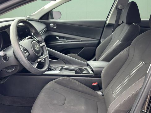 Used 2022 Hyundai Elantra SEL w/ Preferred Accessory Package image 18