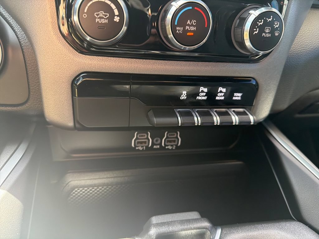 Used 2025 RAM 1500 Big Horn AWD/4WD image 26
