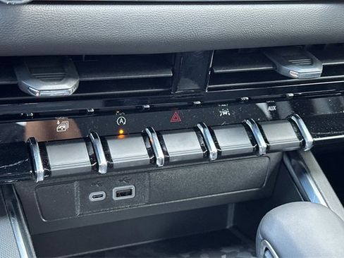 New 2025 GMC Canyon Elevation w/ Convenience Package image 20