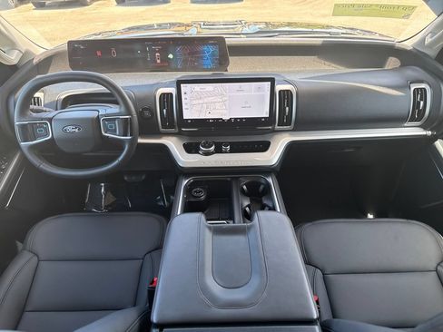 Used 2025 Ford Expedition Active RWD image 6