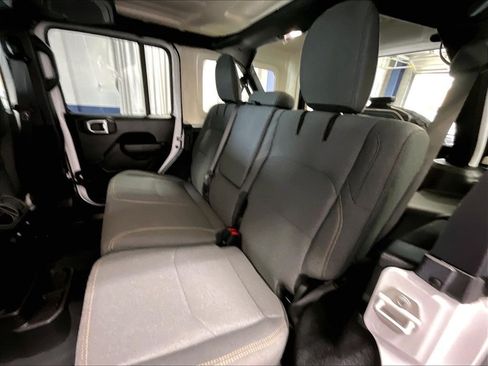 Used 2024 Jeep Wrangler Unlimited AWD/4WD image 15