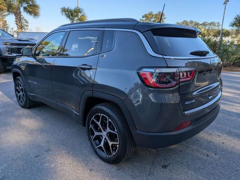 Used 2024 Jeep Compass Limited image 6