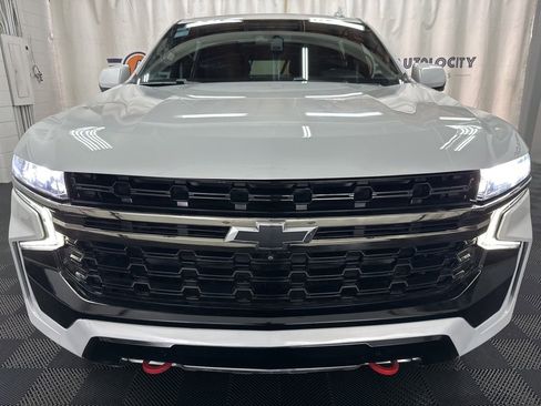 Used 2022 Chevrolet Suburban Z71 w/ Z71 Off-Road Package image 3