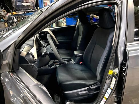 Used 2015 Toyota RAV4 LE image 8