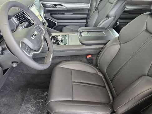 New 2026 Jeep Grand Wagoneer L Limited AWD/4WD image 9
