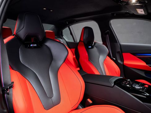 Used 2025 BMW M5 w/ Carbon Package image 67