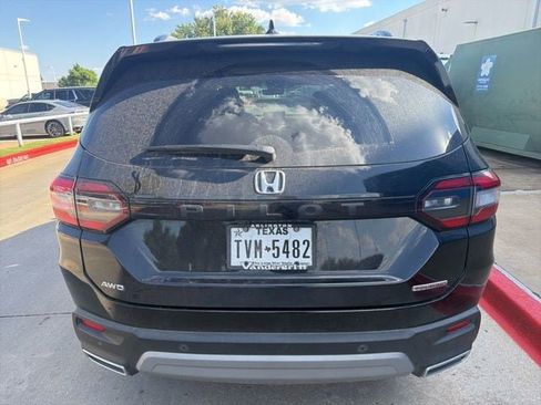 Certified 2024 Honda Pilot Touring image 6